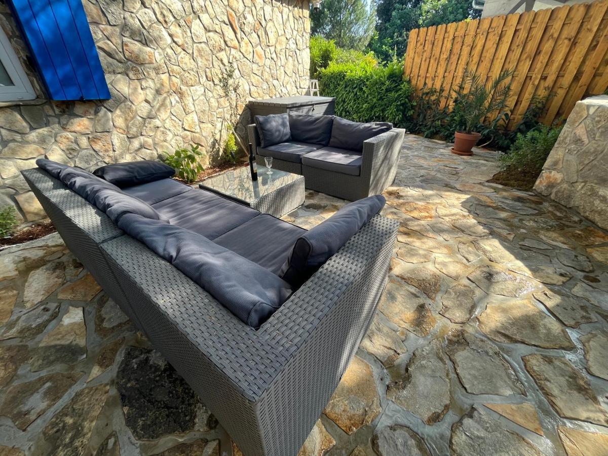 Apartamento Blue Penguin Pinezići Exterior foto